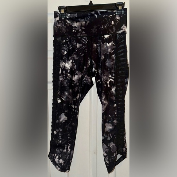 lululemon athletica Pants - Lululemon Grey and Black Activewear Leggings Pants with Mesh Ruching Size 6
